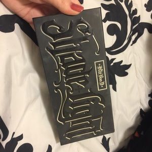 Used Kat Von D Shade + Light contour kit